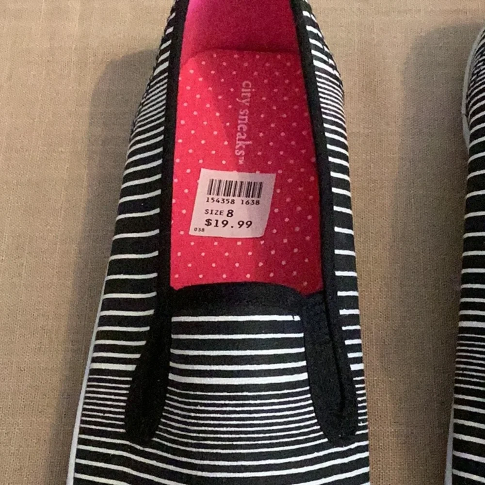 Women's City Sneaks Slip-On Shoes - Picture 4 of 7